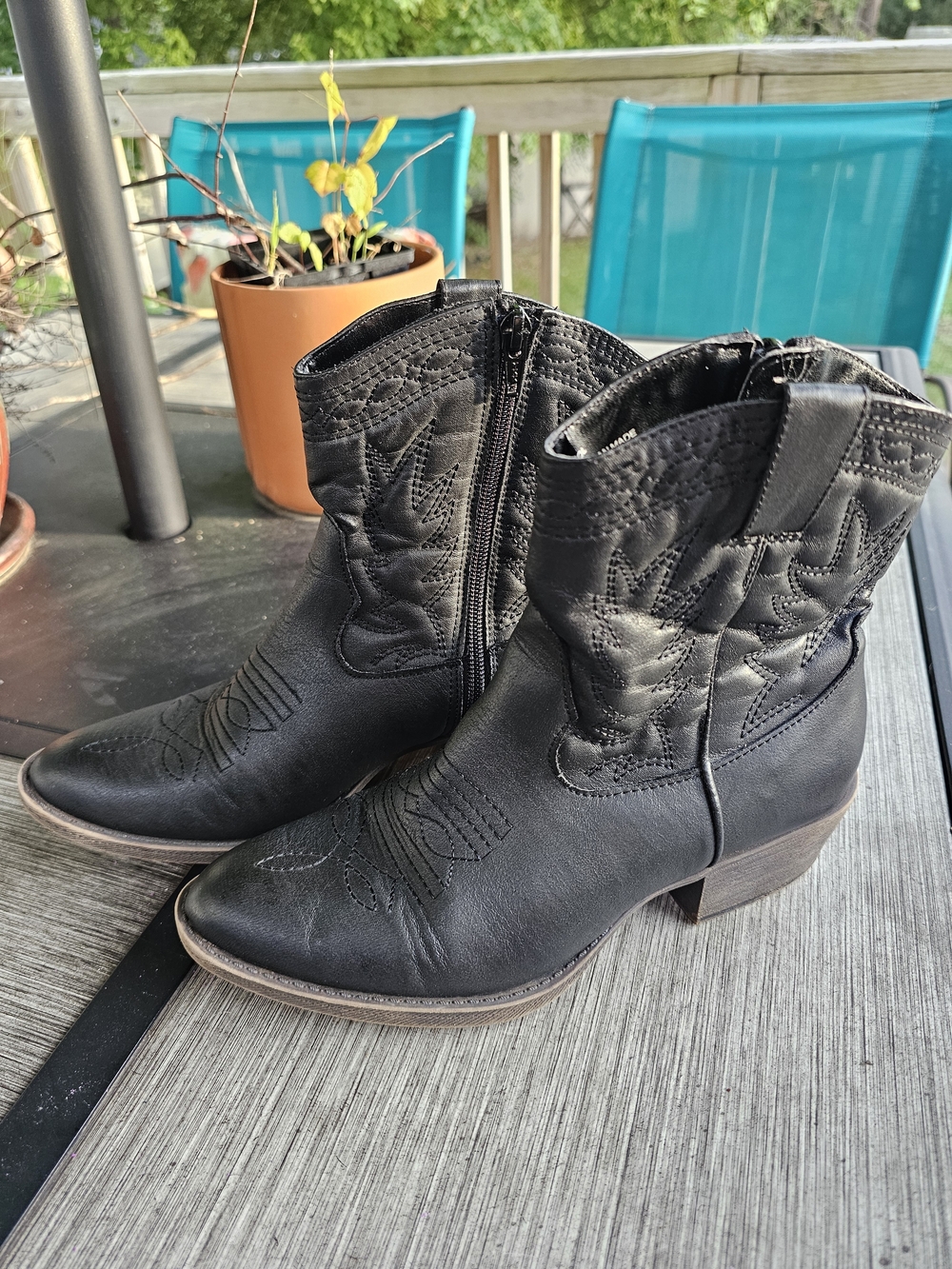 Coconuts by Matisse Pistol Black Western Ankle Boots Cowboy Booties 7M Side Zip